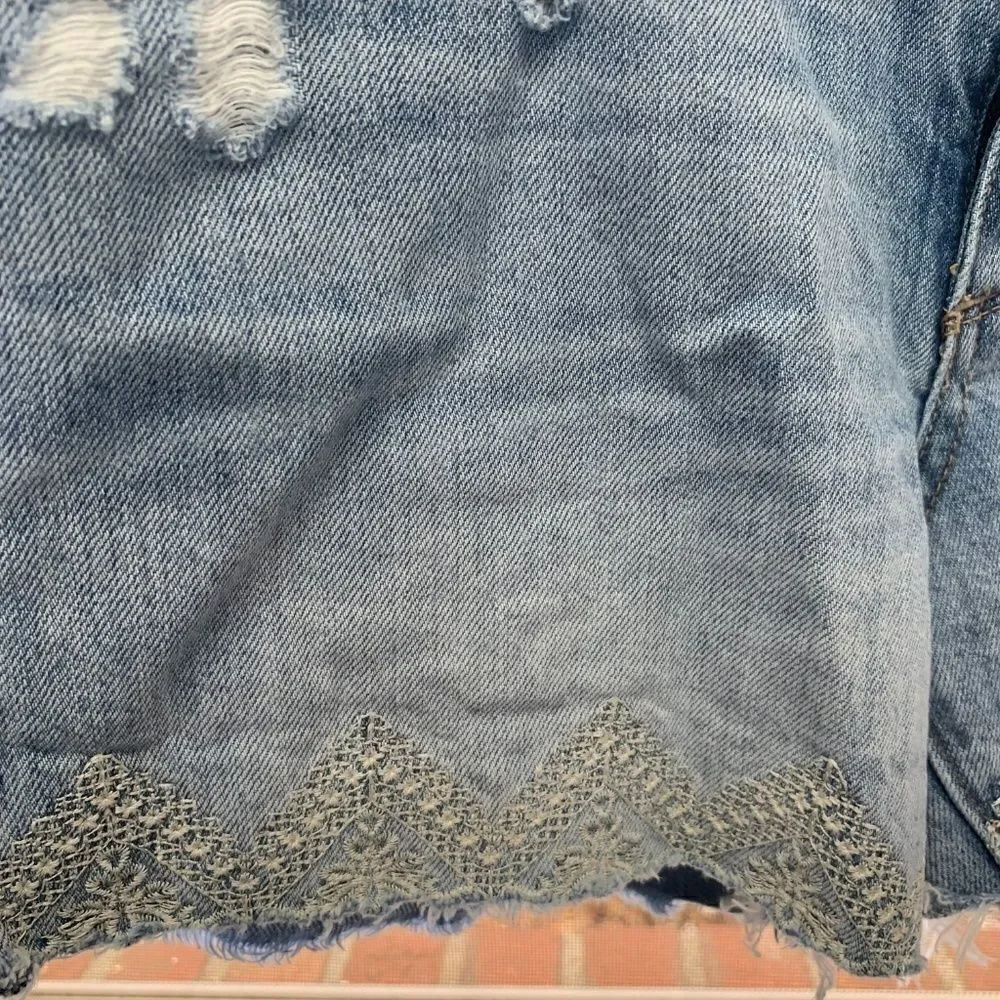 Lucky Brand The Cut Off Raw Hem Embroidered Shorts